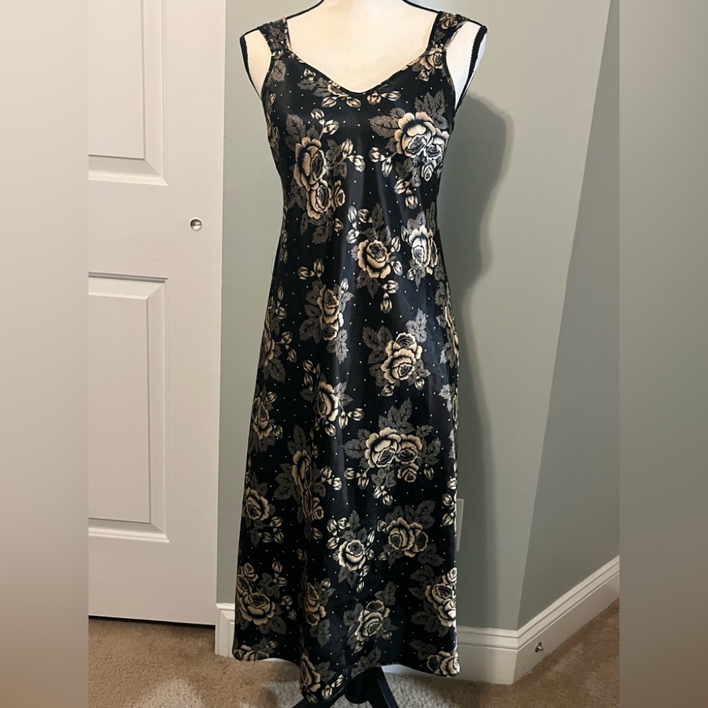 Morgan Taylor Black and Gold Floral satin slip dress / nightgown - women’s XS